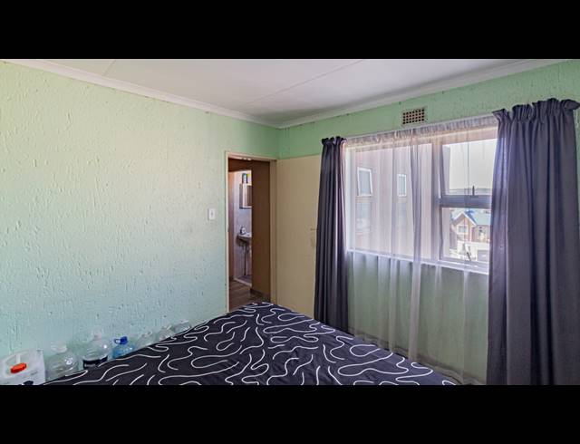 3 BEDROOM APARTMENT FOR SALE IN WINCHESTER HILLS
